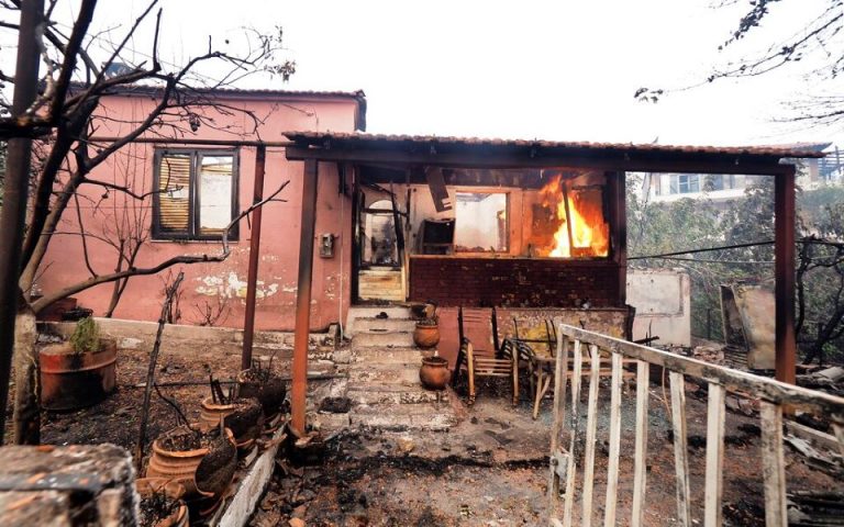 Πυρκαγιές: Άμεσες ενισχύσεις νοικοκυριών και επιχειρήσεων μέσω προκαταβολών