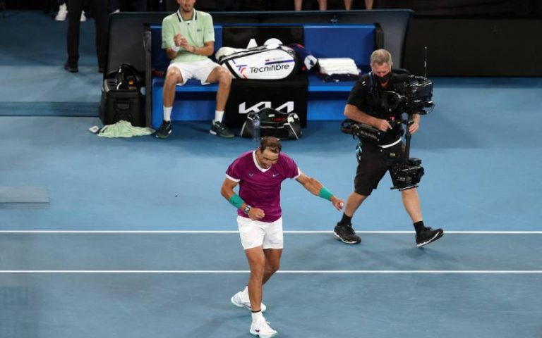 Τελικός Australian Open: Επική ανατροπή από Ναδάλ – Επικράτησε του Μεντβέντεφ με 3 – 2