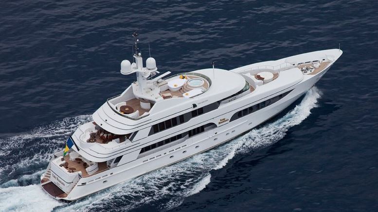 i-antarsia-sta-superyachts-ton-roson-oligarchon-kai-o-ellinas-kapetanios0