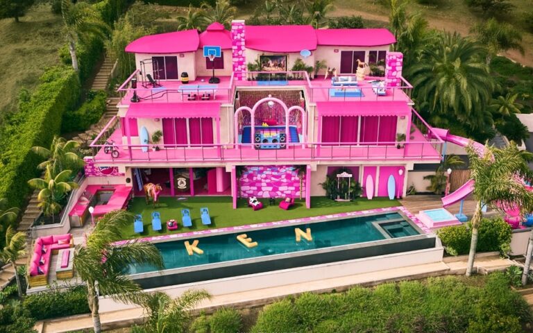 Ο Ken οικοδεσπότης στο Airbnb – Δωμάτιο στη ροζ βίλα της Barbie