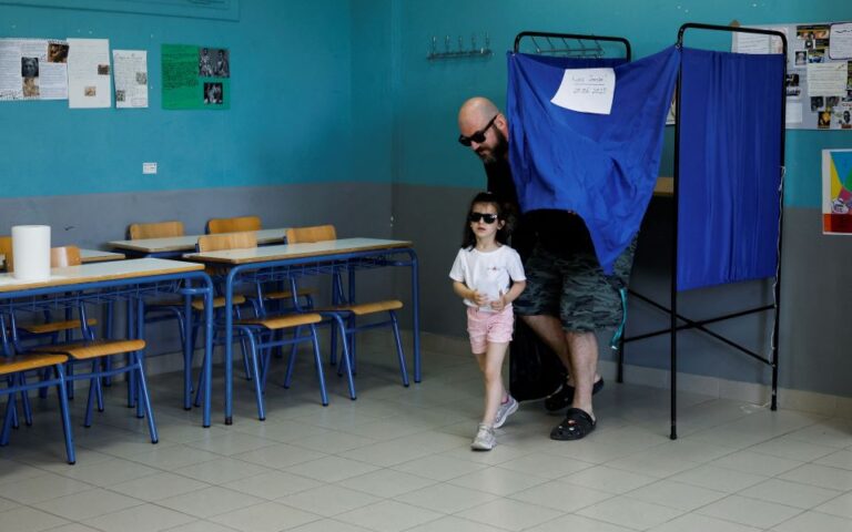 Εκλογές: Στο 40,77% η συμμετοχή έως τις 16:30