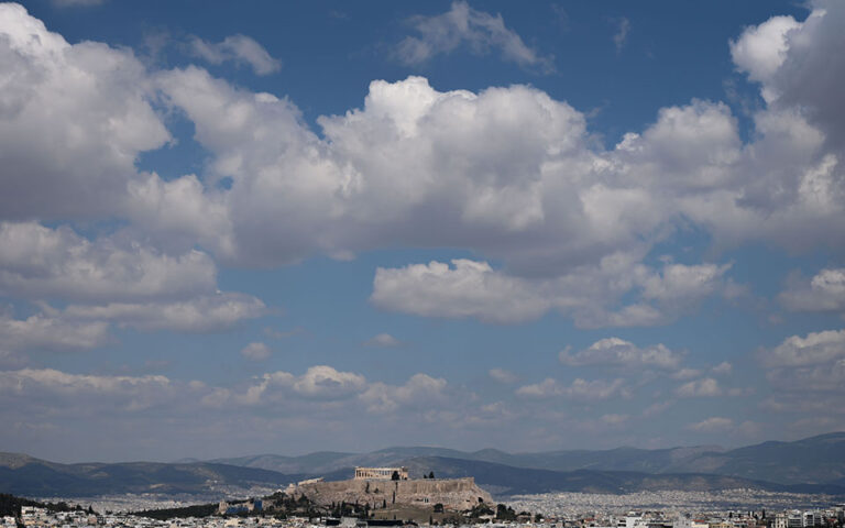 Βελτιώνεται ο καιρός – Πού θα βρέξει