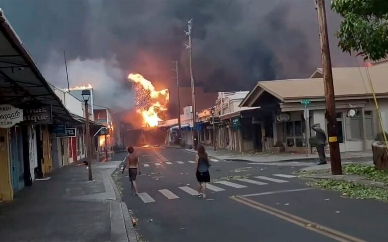 Moody’s: Η οικονομική ζημία από την πυρκαγιά στη Χαβάη μπορεί να φθάσει τα 6 δισ. δολ.