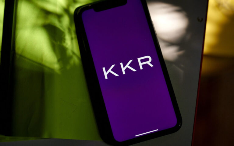 Η KKR αγοράζει χαρτοφυλάκιο δανείων αυτοκινήτου 373 εκατ. δολ.