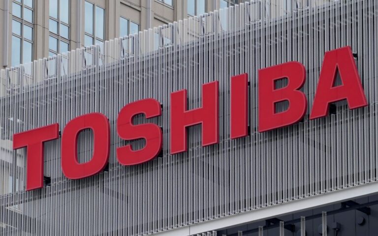 H Toshiba βγαίνει από το χρηματιστήριο μετά από 74 χρόνια