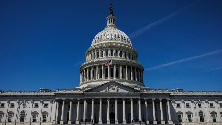 ΗΠΑ: Η Βουλή ενέκρινε νομοσχέδιο έκτακτης χρηματοδότησης