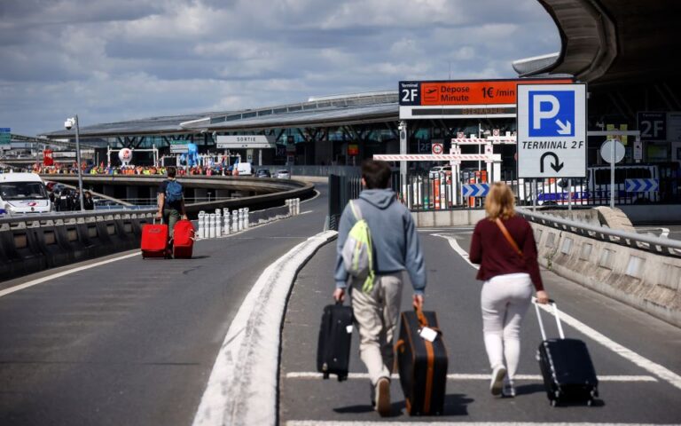 Γαλλία: Εκκενώνονται έξι αεροδρόμια μετά από απειλές για βόμβα