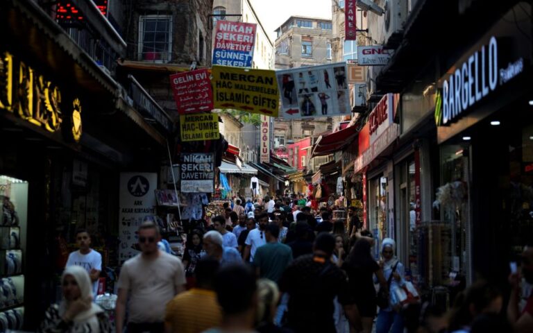 Τουρκία: Εκρηκτικός πληθωρισμός – Στο 73% το outlook για το 2024