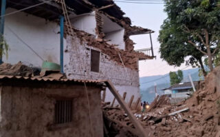 Νεπάλ: Ξεπέρασαν τους 157 οι νεκροί από τον σεισμό