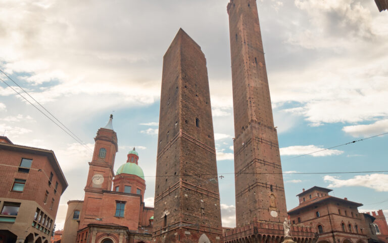 Μπολόνια: Διατίθενται 4 εκατ. ευρώ για να σωθεί ο πύργος της Γκαριζέντα