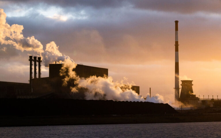 Arcelor και γαλλικό κράτος σχεδιάζουν να επενδύσουν 1,8 δισ. ευρώ για τη μείωση των εκπομπών
