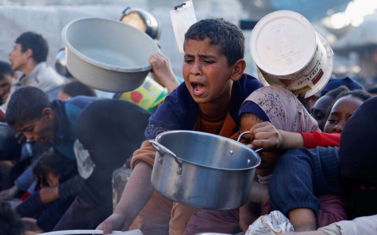 Εντείνονται οι προσπάθειες για την αποτροπή του λιμού στη Λωρίδα της Γάζας