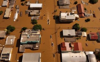 Βραζιλία: Τους 136 έφτασαν οι νεκροί από τις πλημμύρες στο Ρίο Γκράντε ντο Σουλ
