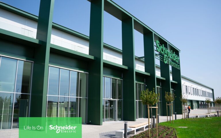 Schneider Electric: Νέο «έξυπνο» εργοστάσιο στην Ουγγαρία για ενέργεια και αυτοματισμό