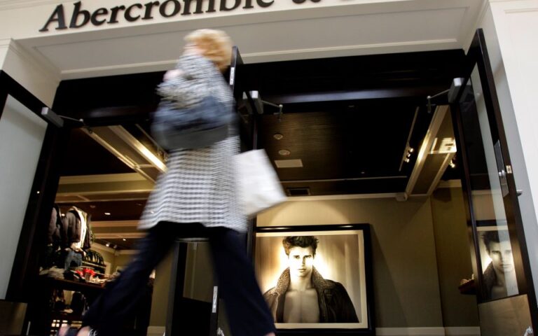 Συνελήφθη ο πρώην CEO της Abercrombie & Fitch – Κατηγορείται για trafficking