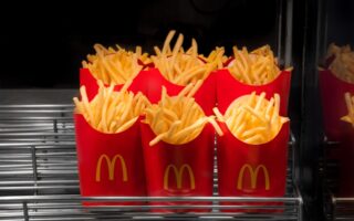 Η McDonald’s χάνει έδαφος στη γενέτειρά της – «Μάχη» για μια καλοκαιρινή προσφορά