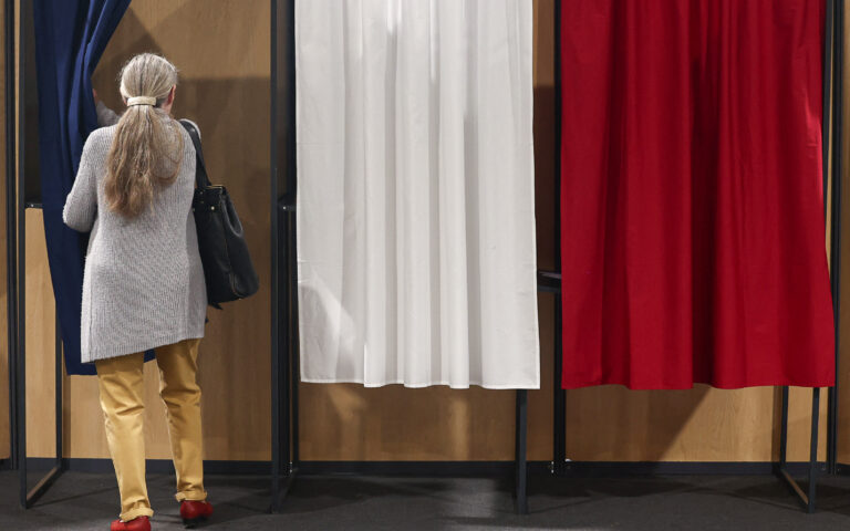 Γαλλικές εκλογές: Πρώτη η Μαρίν Λεπέν στον α’ γύρο – Τι δείχνει το exit poll