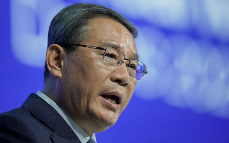 Κίνα: Ο πρωθυπουργός Λι υπερασπίζεται την εθνική ανταγωνιστικότητα εν μέσω εντάσεων