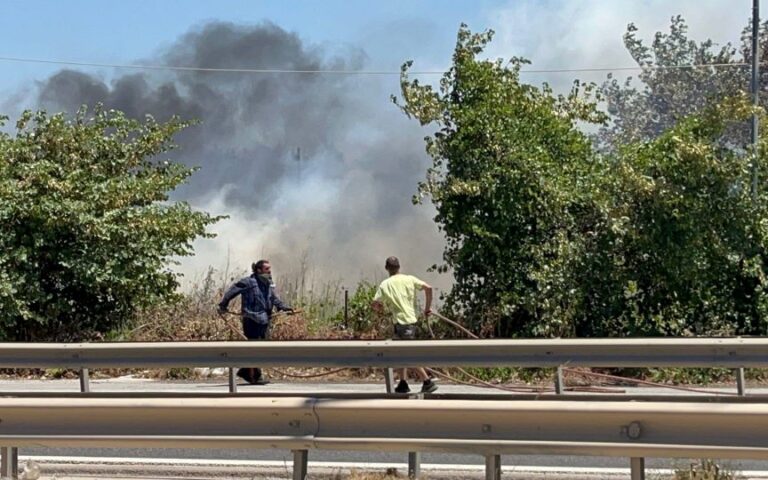 Σε ύφεση η πυρκαγιά στη Βάρης-Κορωπίου – Διάσπαρτες εστίες στην Αργολίδα