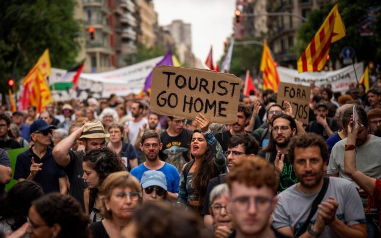 Βαρκελώνη: Διαδήλωση κατά του υπερτουρισμού
