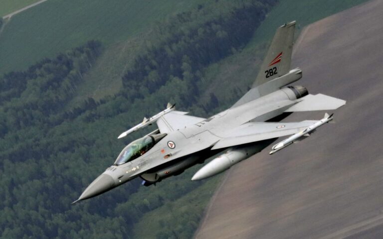 Με F-16 και άλλα 40 δισ. δολ. ενισχύει το NATO την Ουκρανία