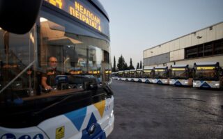 Κυρ. Μητσοτάκης: Μέχρι το τέλος του 2025 θα κυκλοφορούν 900 καινούργια λεωφορεία