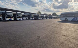 Σταϊκούρας: Νευραλγική υποδομή για τον ΟΑΣΘ ο νέος σταθμός φόρτισης ηλεκτρικών λεωφορείων