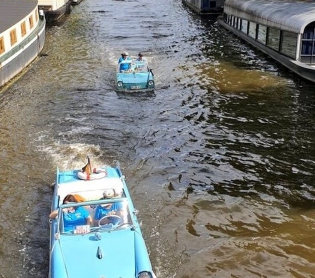 «Αμφίβια» οχήματα στα κανάλια του Άμστερνταμ-4