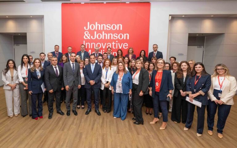 Johnson & Johnson Innovative Medicine: Συνάντηση με τον υπουργό Υγείας για τις Κλινικές Μελέτες στην Ελλάδα