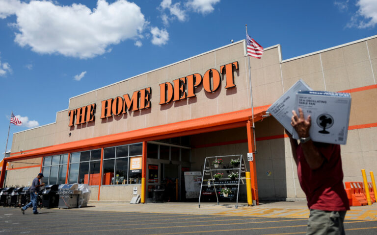 Η Home Depot ξεκινά 8ωρες βάρδιες σε καταστήματα λιανικής